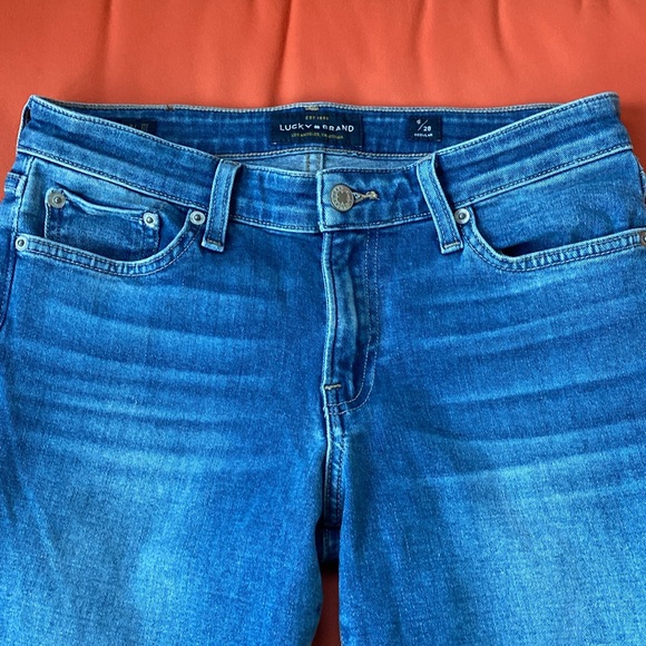 Lucky Brand Sweet Straight Jeans in Faded Blue Wash - Picture 8 of 8